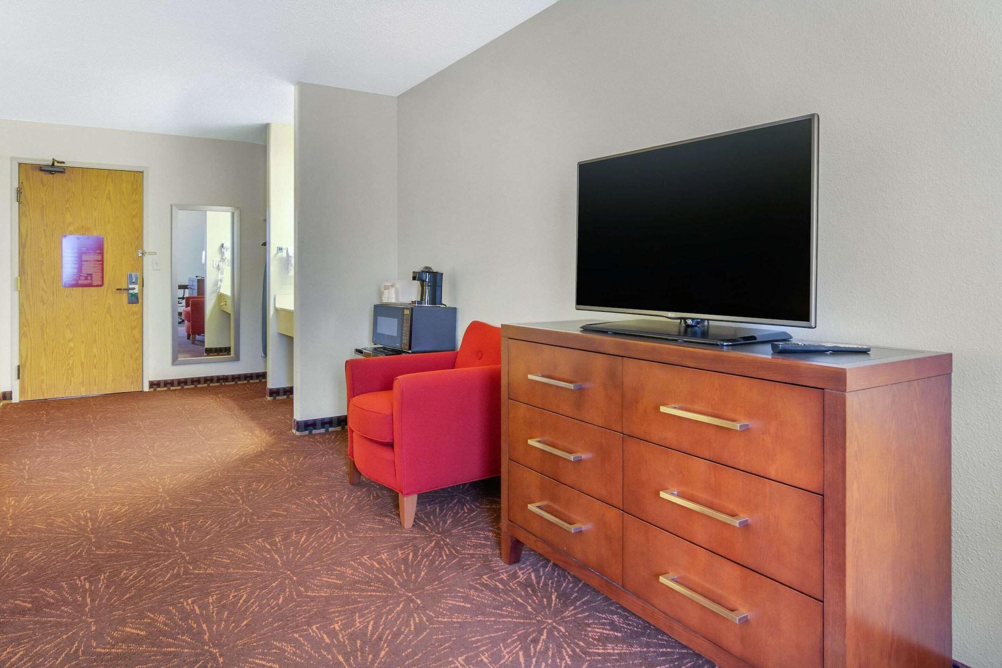 Quality Inn & Suites Lakewood - Denver Southwest Ngoại thất bức ảnh