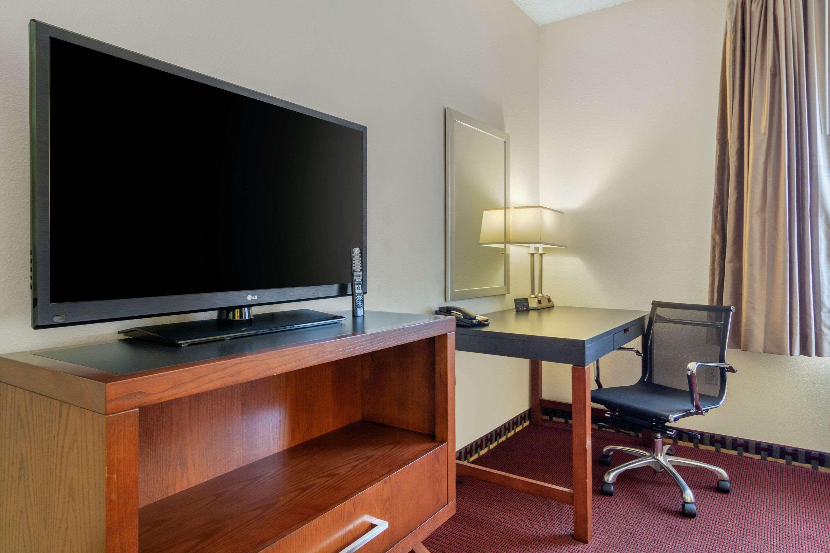 Quality Inn & Suites Lakewood - Denver Southwest Ngoại thất bức ảnh