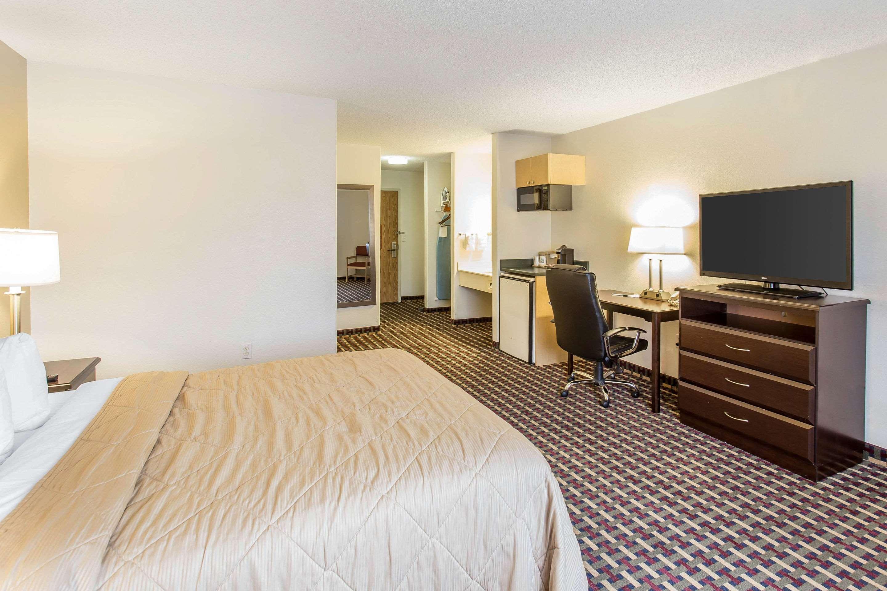 Quality Inn & Suites Lakewood - Denver Southwest Ngoại thất bức ảnh