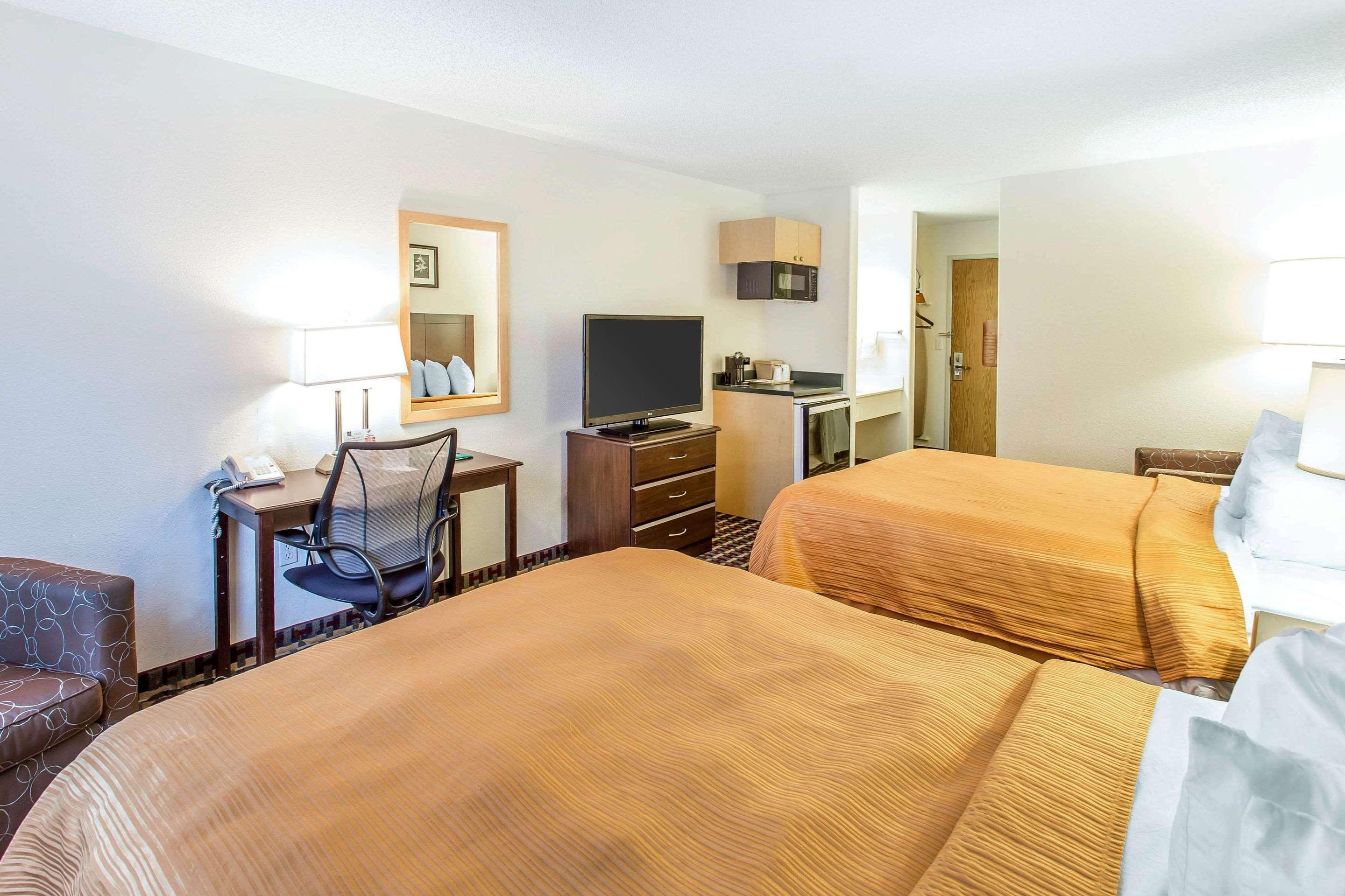 Quality Inn & Suites Lakewood - Denver Southwest Ngoại thất bức ảnh