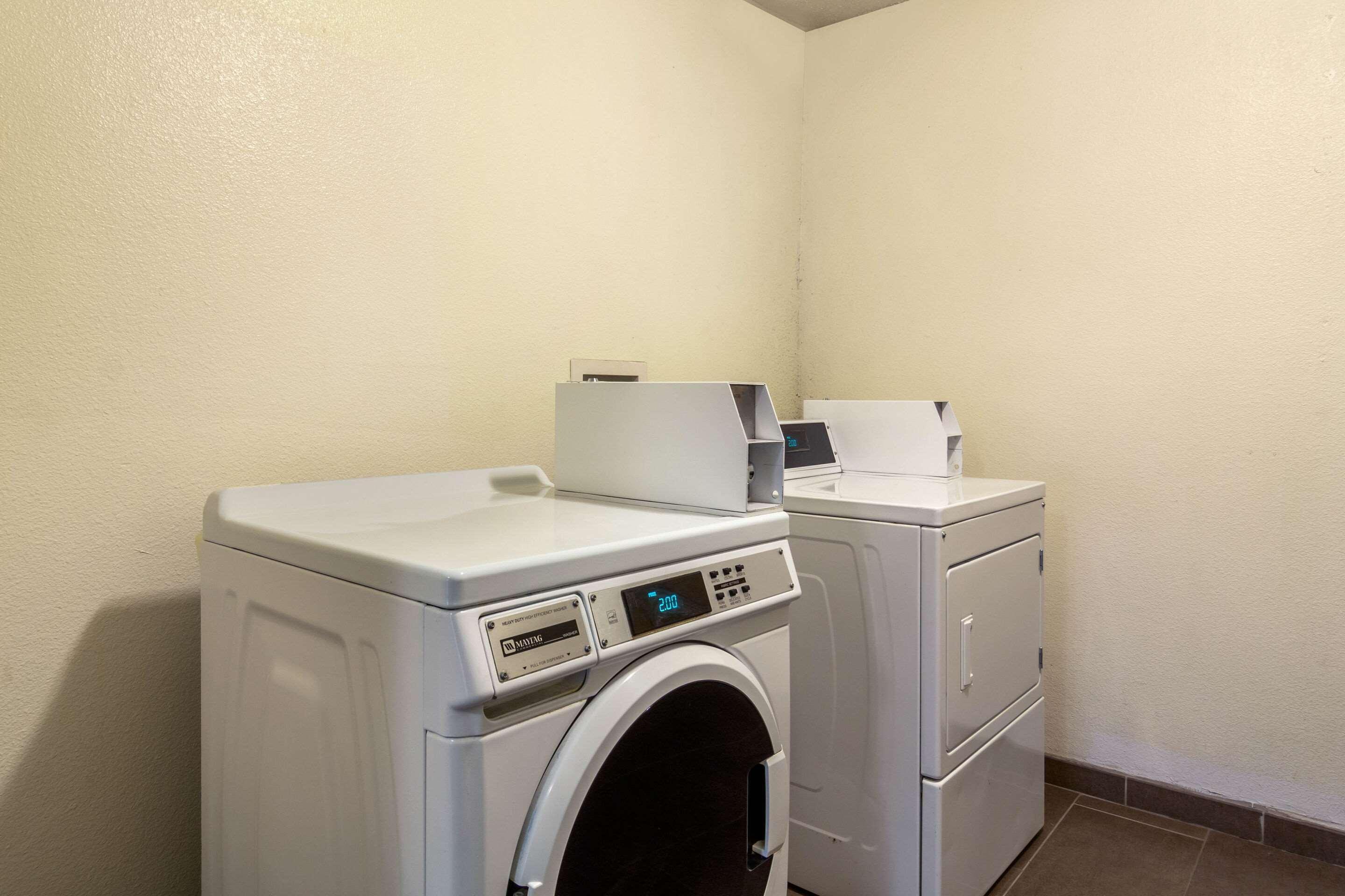 Quality Inn & Suites Lakewood - Denver Southwest Ngoại thất bức ảnh