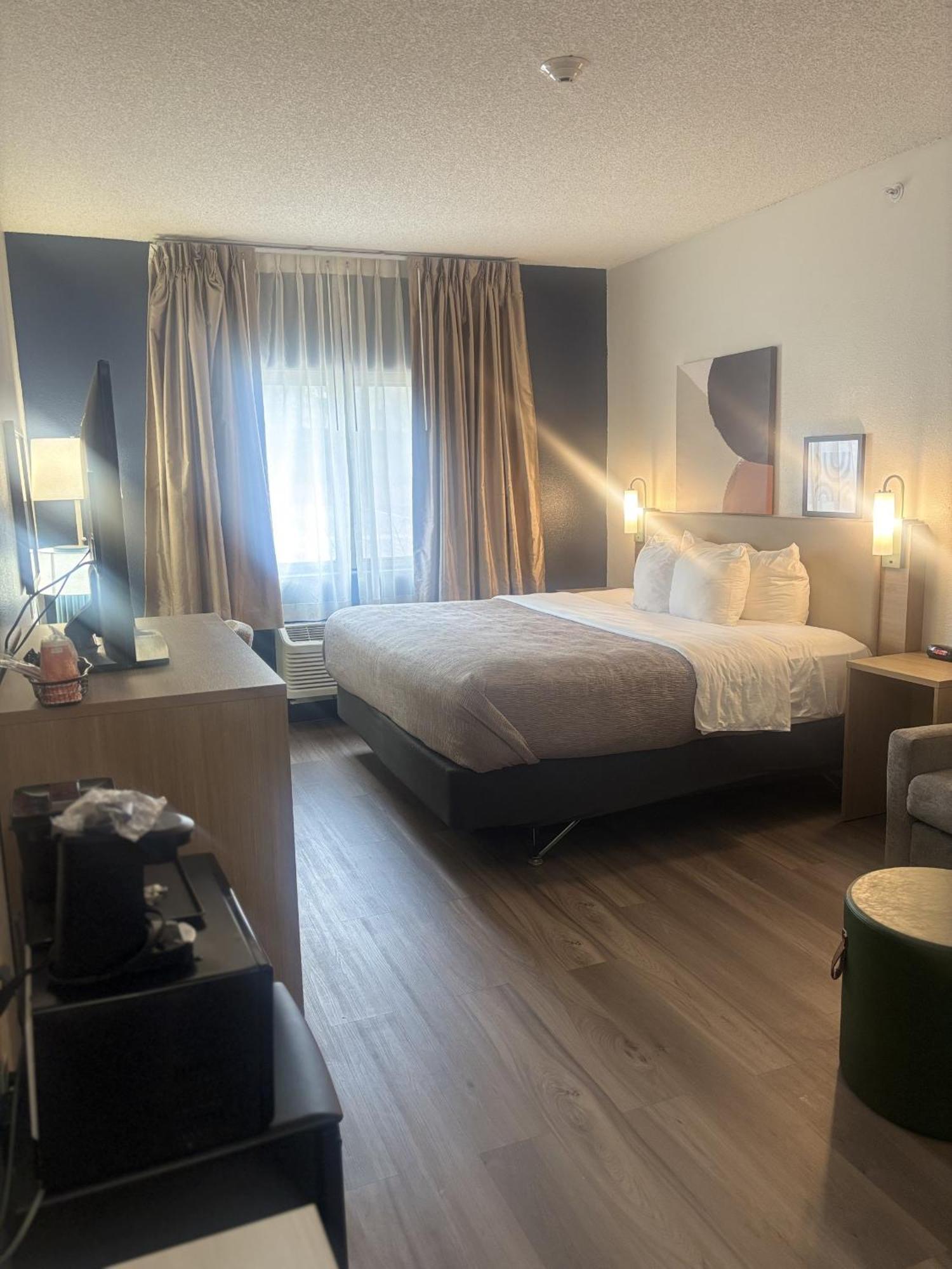 Quality Inn & Suites Lakewood - Denver Southwest Ngoại thất bức ảnh